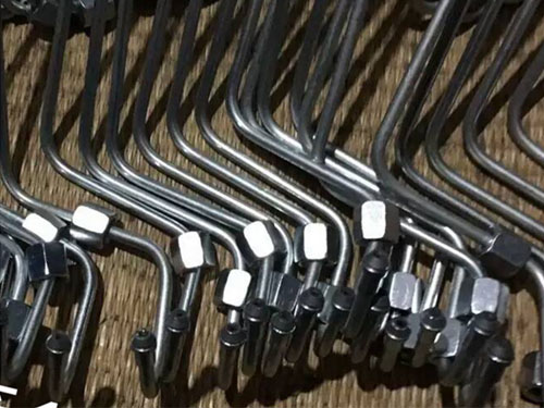 發(fā)動(dòng)機(jī)高壓油管